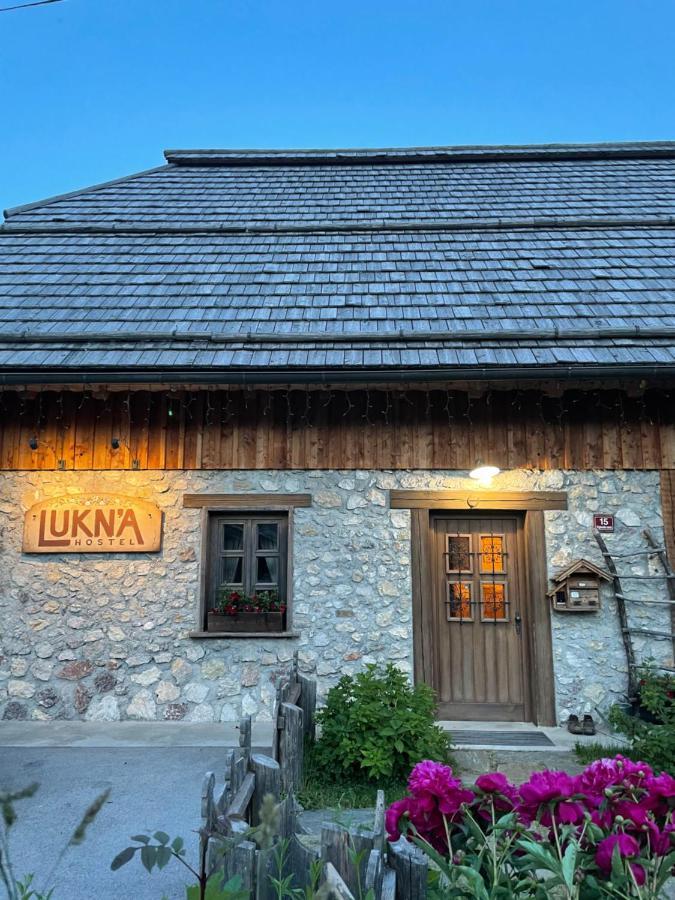 Hostel Lukna モイストラナ エクステリア 写真