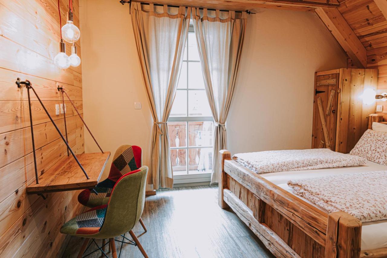 Hostel Lukna モイストラナ エクステリア 写真