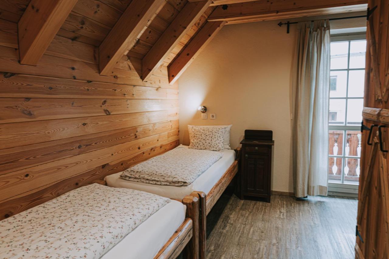 Hostel Lukna モイストラナ エクステリア 写真