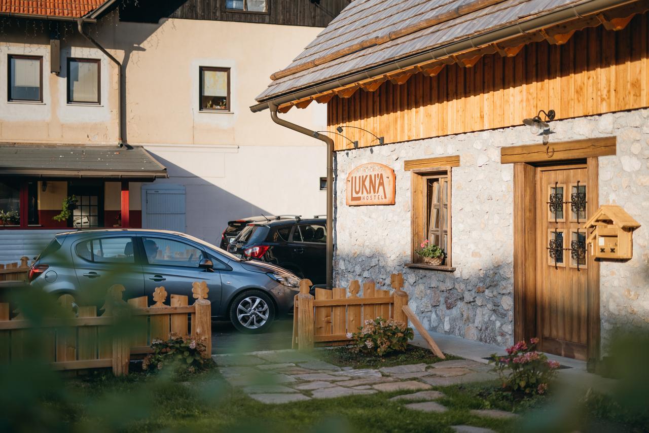 Hostel Lukna モイストラナ エクステリア 写真
