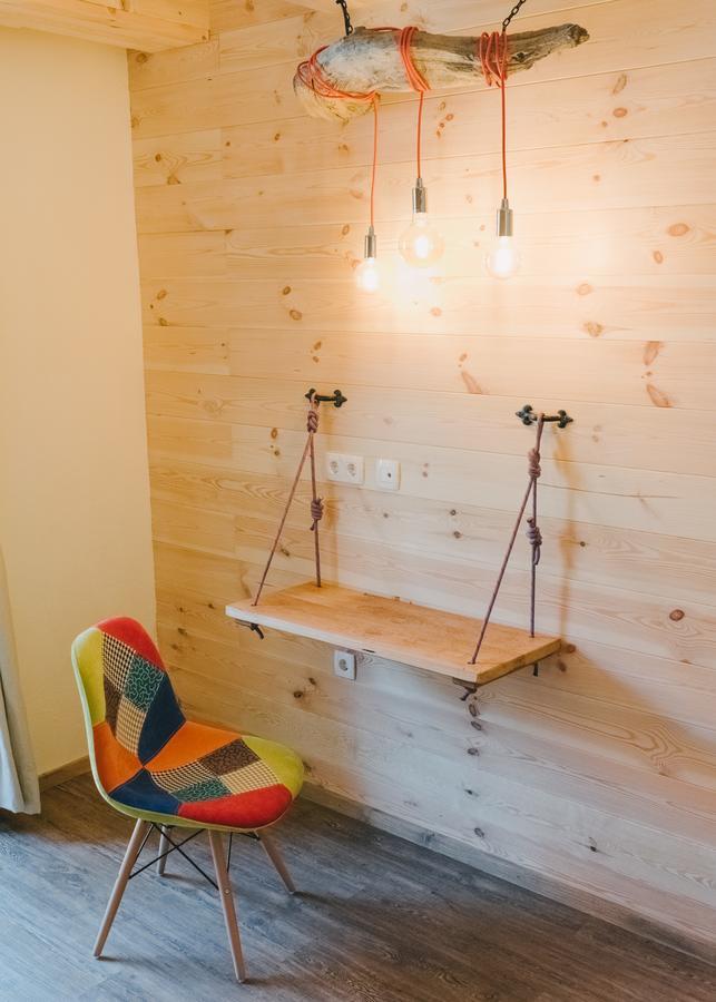 Hostel Lukna モイストラナ エクステリア 写真